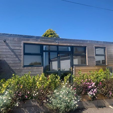 1-Bedroom Chalet With Parking On Site Looe Dış mekan fotoğraf